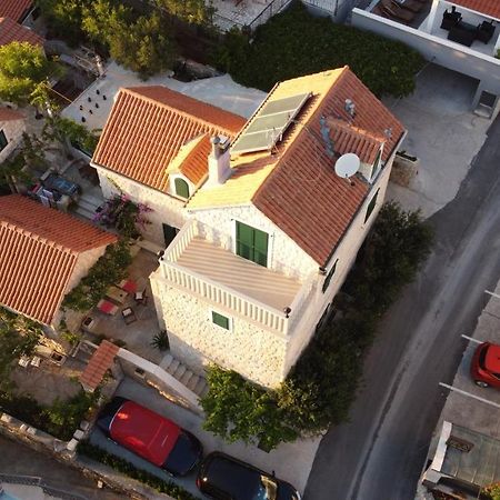 Apartments Larsen Omiš Exteriör bild