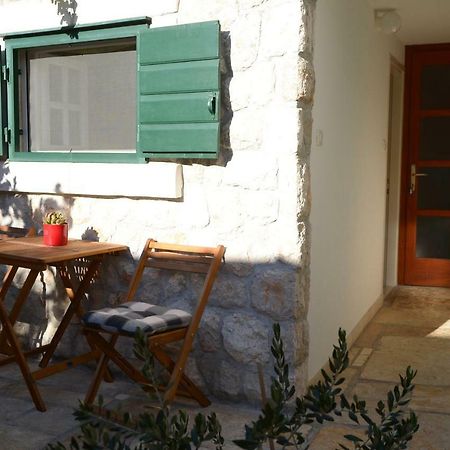 Apartments Larsen Omiš Exteriör bild
