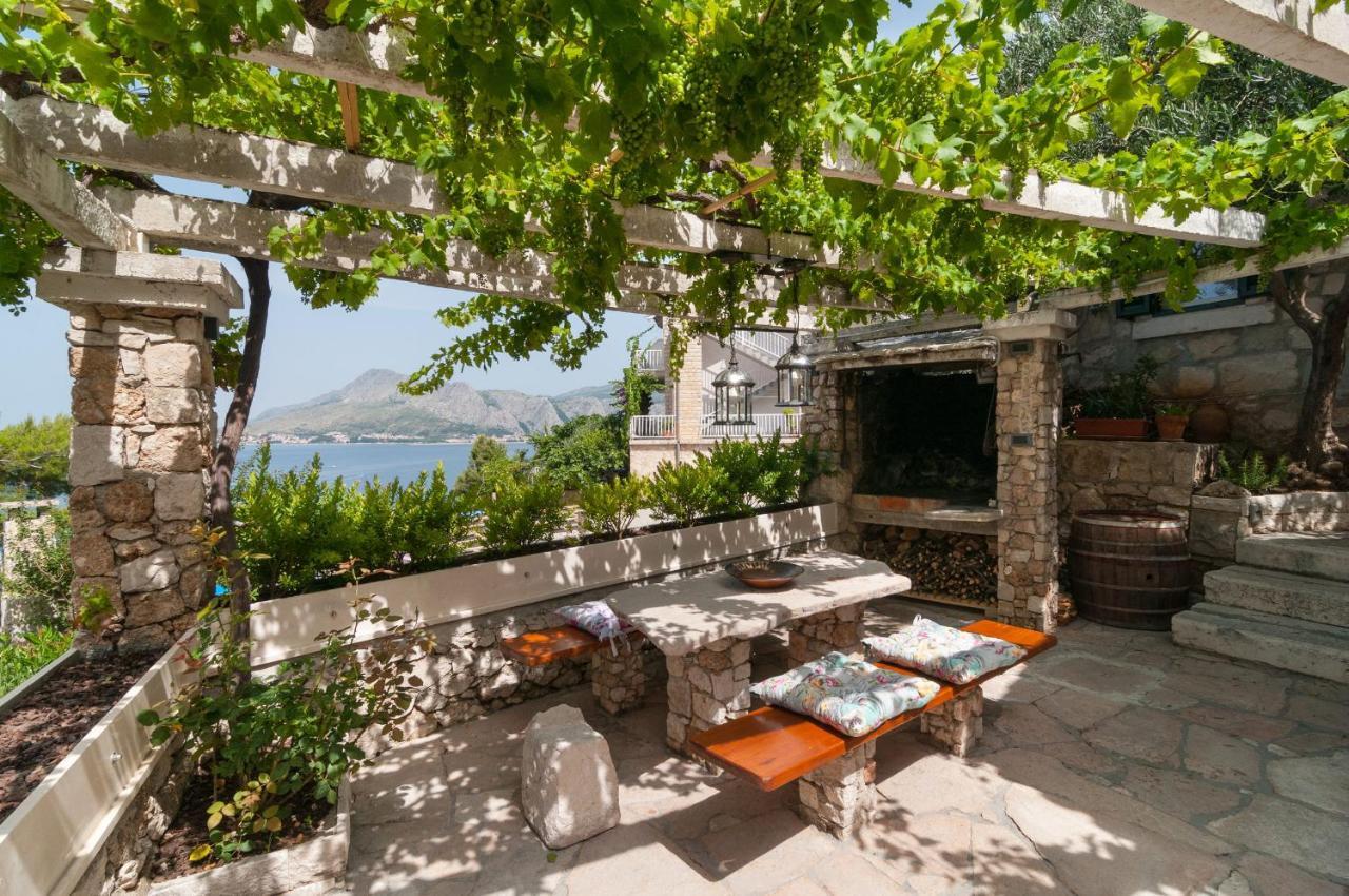 Apartments Larsen Omiš Exteriör bild