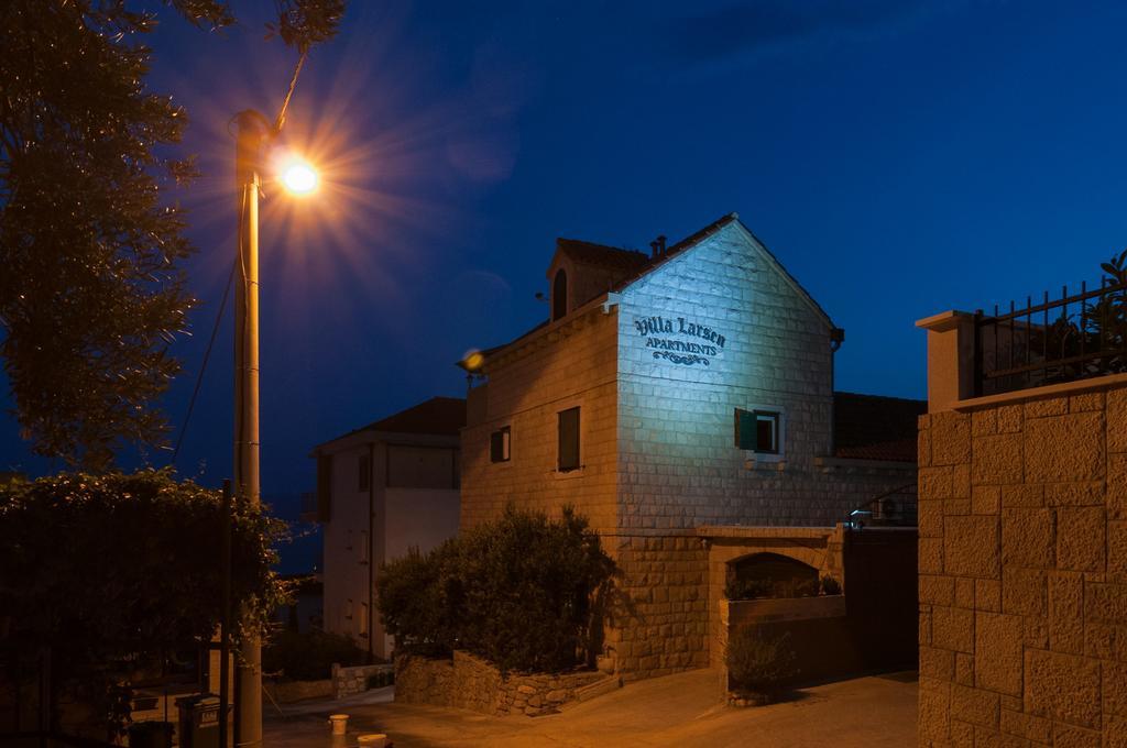 Apartments Larsen Omiš Exteriör bild