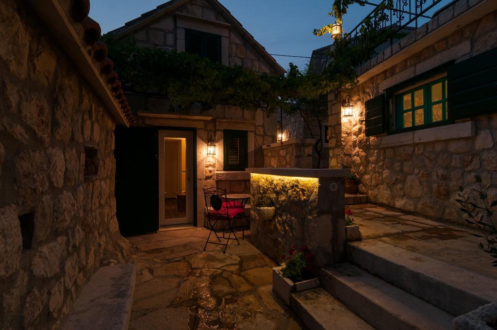 Apartments Larsen Omiš Exteriör bild