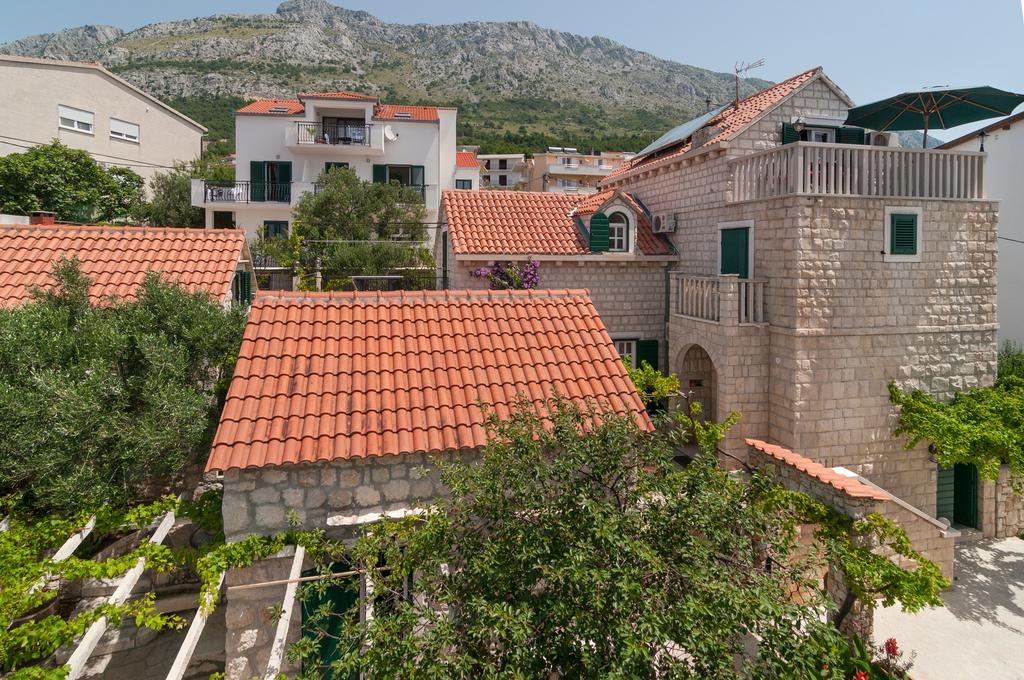 Apartments Larsen Omiš Exteriör bild