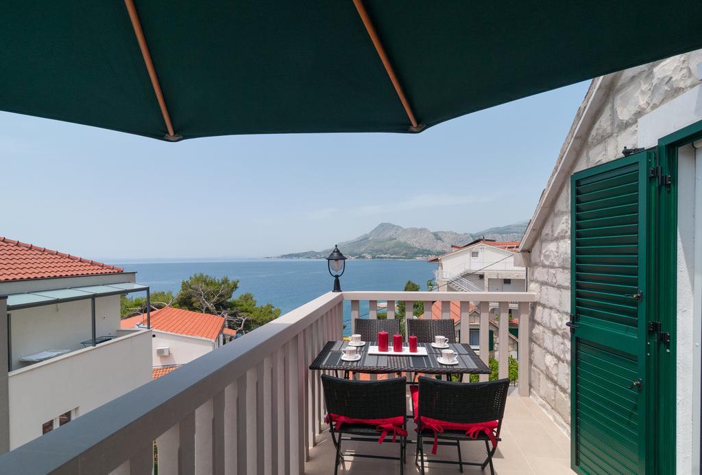 Apartments Larsen Omiš Exteriör bild
