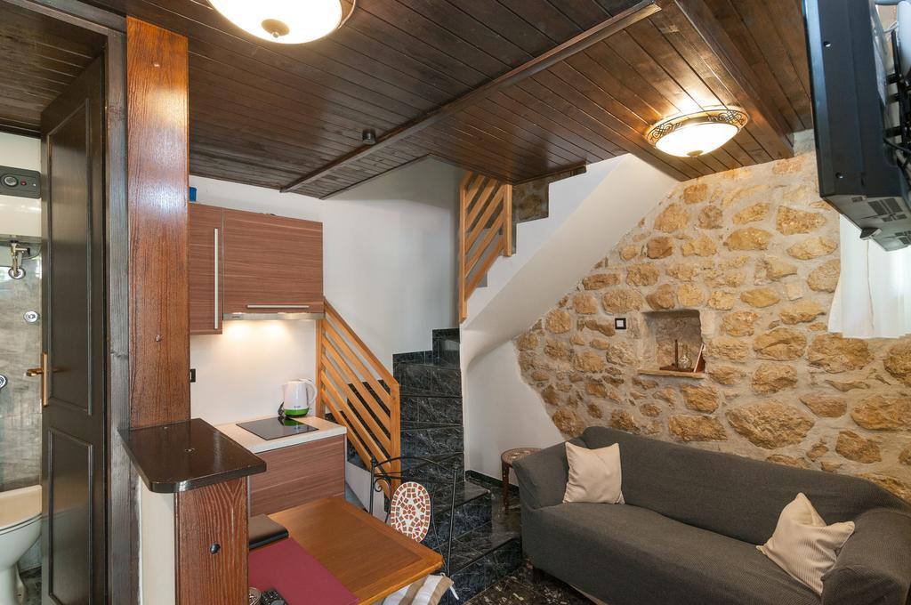 Apartments Larsen Omiš Exteriör bild